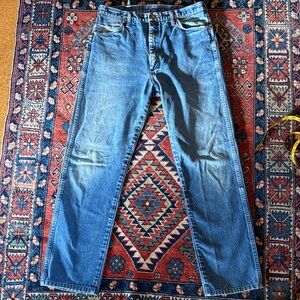 VINTAGE  Wrangler Men's Classic Straight Blue Jeans DISTRESSED